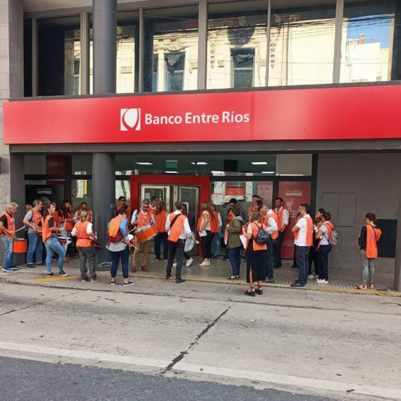 Asambleas en Banco Bersa y Santa Fe.